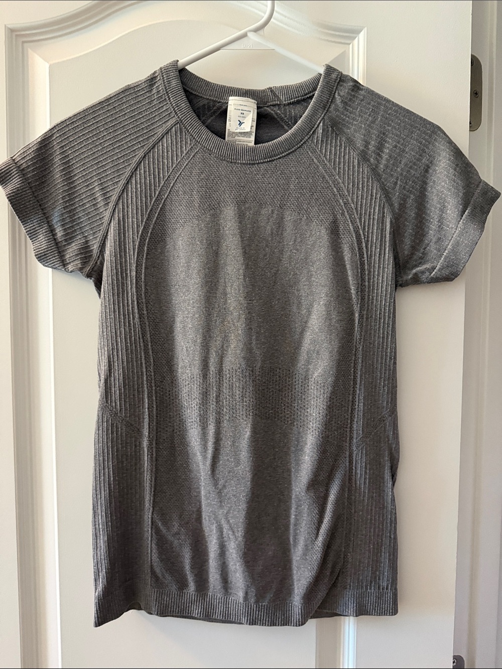 Old Navy Seamless Grey Short-Sleeve Performance Top